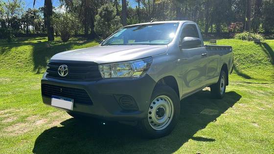 TOYOTA HILUX 2.8 D-4D TURBO DIESEL CS 4X4 MANUAL